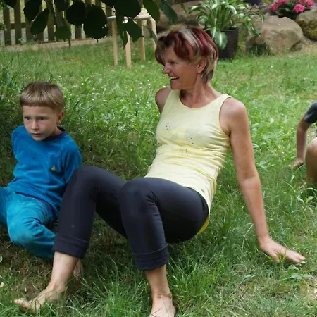 Birkenhof Ashram Familien Blockhuetten Hartau